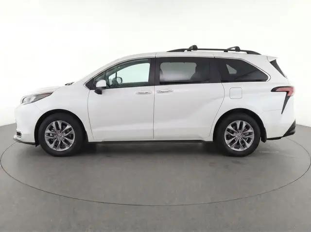 2022 Toyota Sienna XLE
