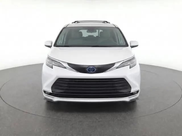 2022 Toyota Sienna XLE