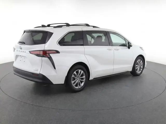 2022 Toyota Sienna XLE