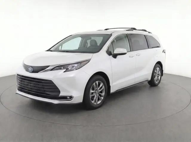 2022 Toyota Sienna XLE