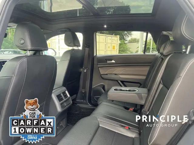 2023 Volkswagen Atlas Cross Sport 3.6L V6 SEL R-Line Black