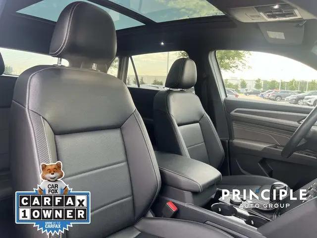 2023 Volkswagen Atlas Cross Sport 3.6L V6 SEL R-Line Black