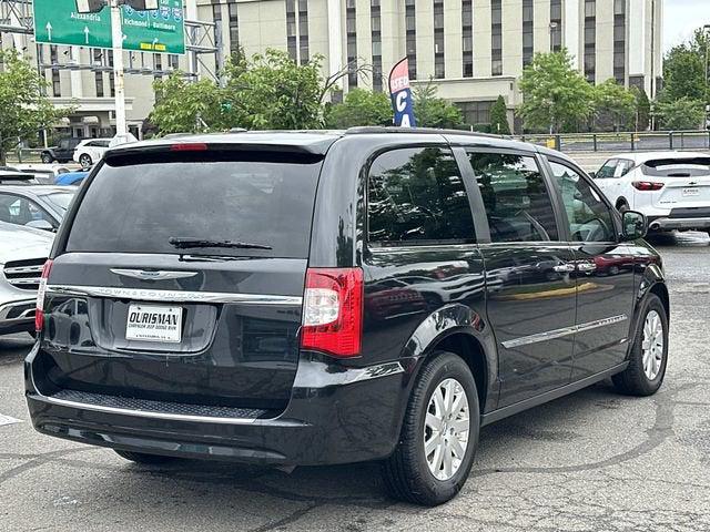 2016 Chrysler Town and Country Touring 2016 Chrysler Town and Country Touring