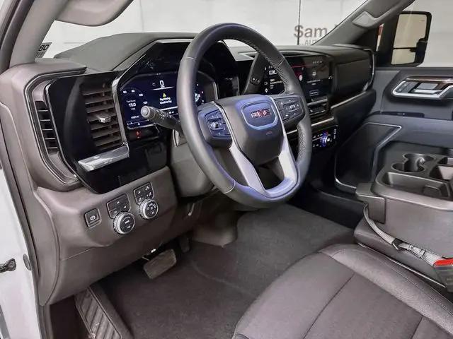 2025 GMC Sierra 2500HD 4WD Crew Cab Standard Bed SLE