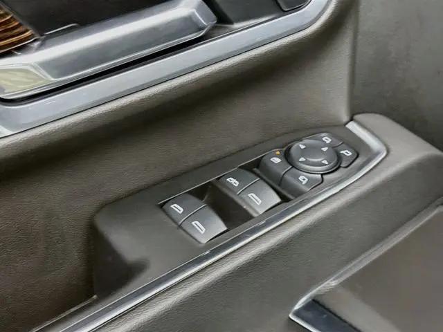 2025 GMC Sierra 2500HD 4WD Crew Cab Standard Bed SLE
