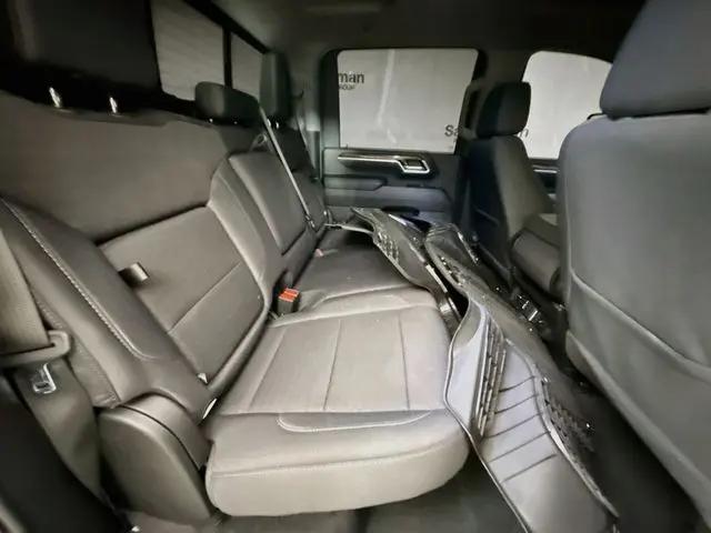 2025 GMC Sierra 2500HD 4WD Crew Cab Standard Bed SLE