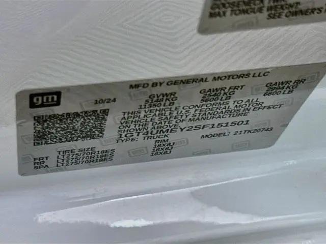 2025 GMC Sierra 2500HD 4WD Crew Cab Standard Bed SLE