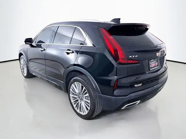 2025 Cadillac XT4 FWD Premium Luxury
