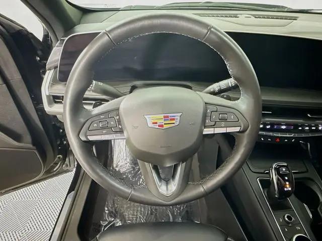 2025 Cadillac XT4 FWD Premium Luxury