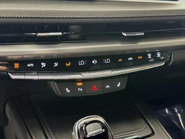 2025 Cadillac XT4 FWD Premium Luxury