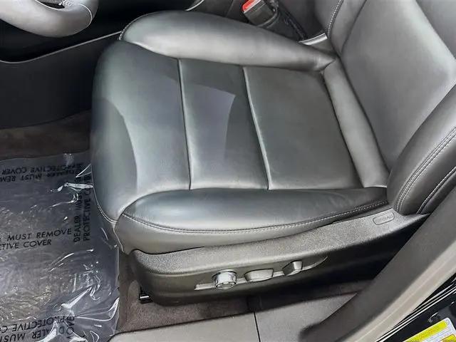 2025 Cadillac XT4 FWD Premium Luxury