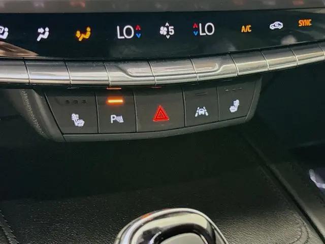 2025 Cadillac XT4 FWD Premium Luxury