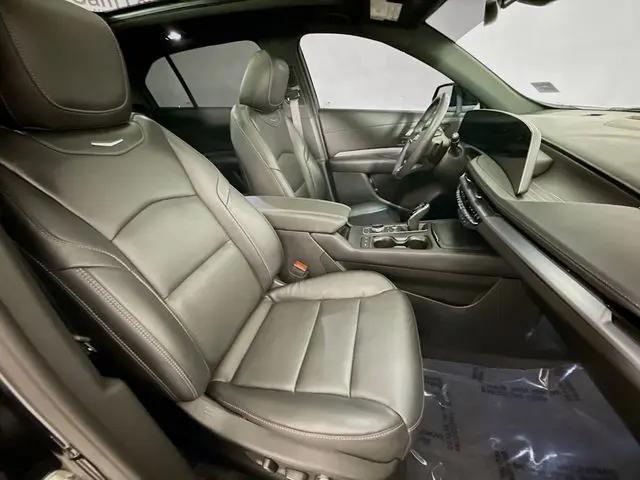 2025 Cadillac XT4 FWD Premium Luxury