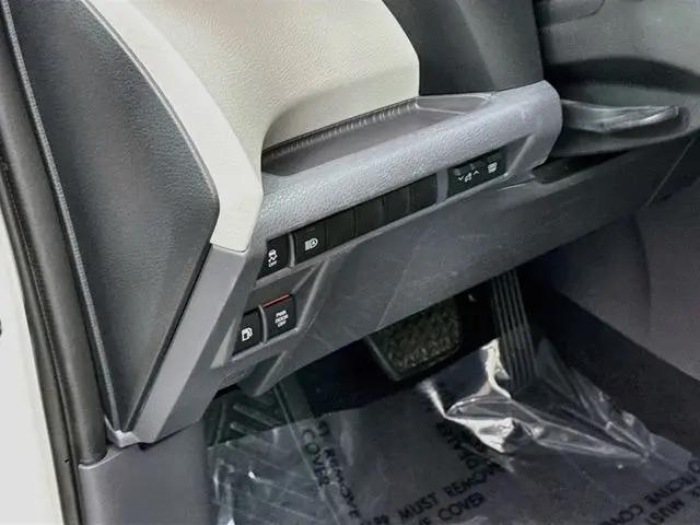 2022 Toyota Sienna LE