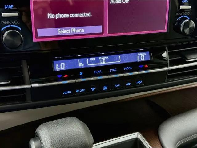2022 Toyota Sienna LE