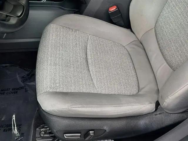 2022 Toyota Sienna LE