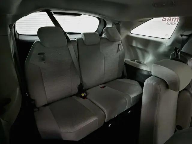2022 Toyota Sienna LE