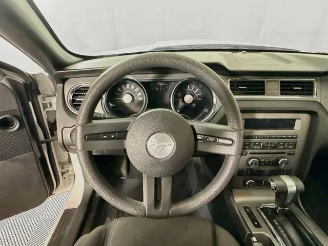 2012 Ford Mustang V6