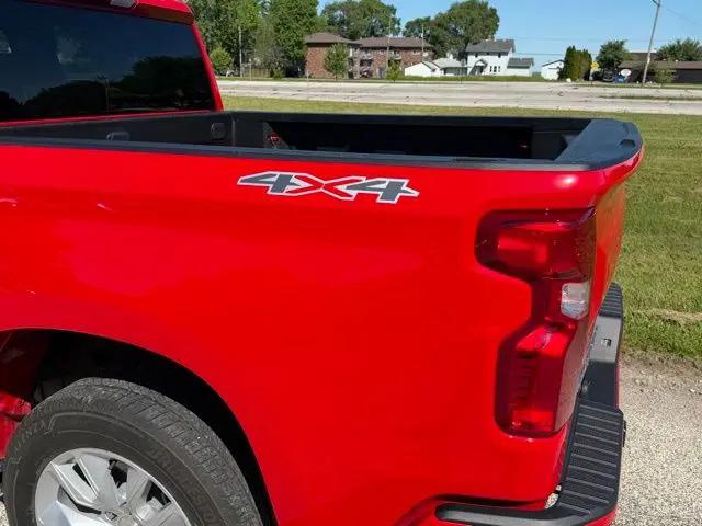 2024 Chevrolet Silverado 1500 4WD Crew Cab Short Bed Custom