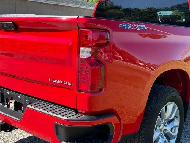 2024 Chevrolet Silverado 1500 4WD Crew Cab Short Bed Custom