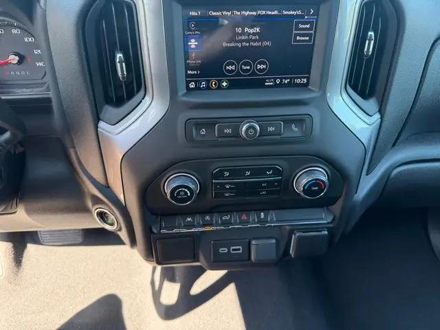 2024 Chevrolet Silverado 1500 4WD Crew Cab Short Bed Custom