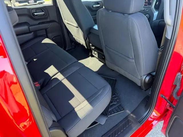 2024 Chevrolet Silverado 1500 4WD Crew Cab Short Bed Custom