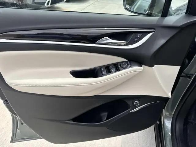 2023 Buick Enclave Essence FWD