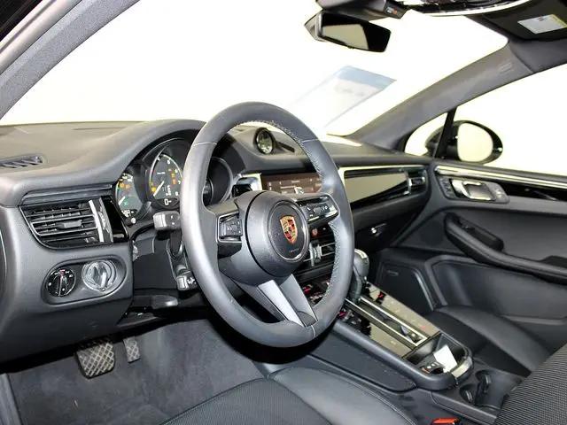 2025 Porsche Macan Macan