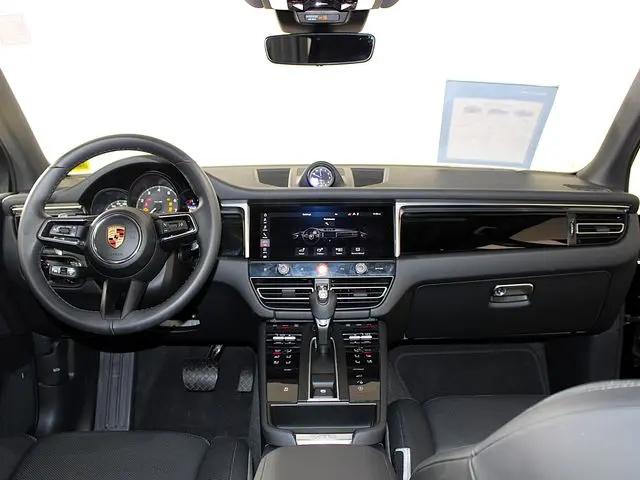 2025 Porsche Macan Macan