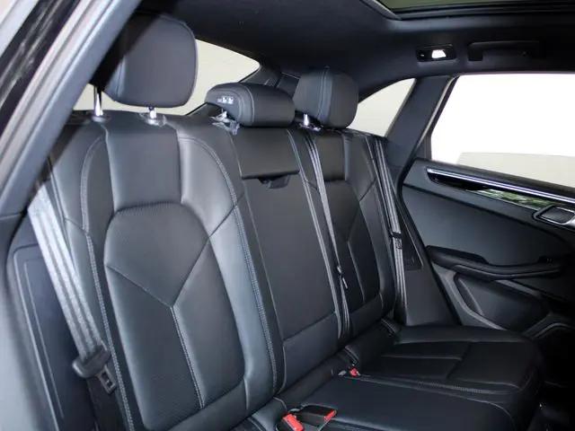 2025 Porsche Macan Macan