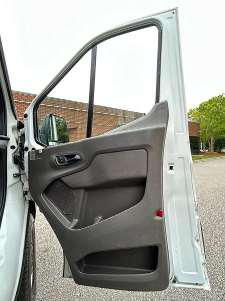 2020 Ford Transit Cargo Van Medium Roof w/LWB