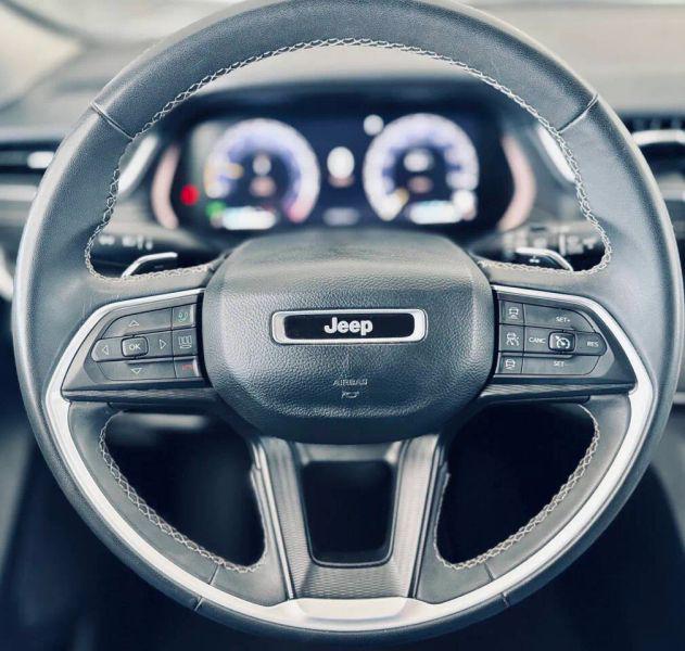 2023 Jeep Grand Cherokee L Laredo 4x2