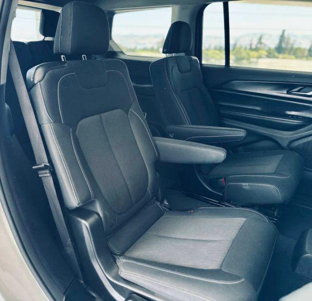 2023 Jeep Grand Cherokee L Laredo 4x2