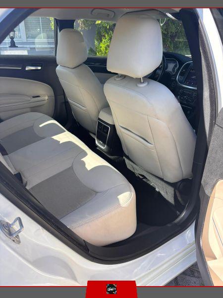 2021 Chrysler 300 Touring