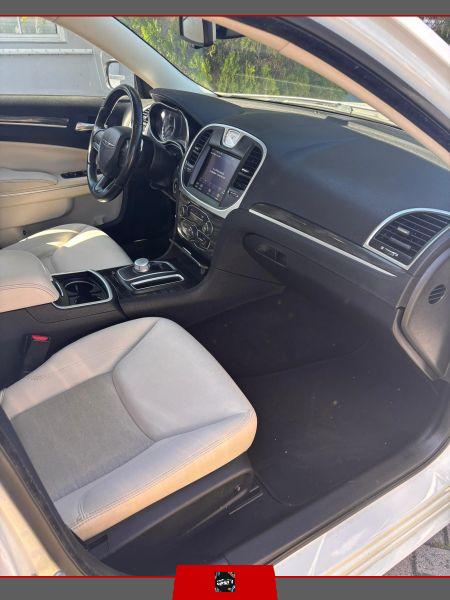 2021 Chrysler 300 Touring
