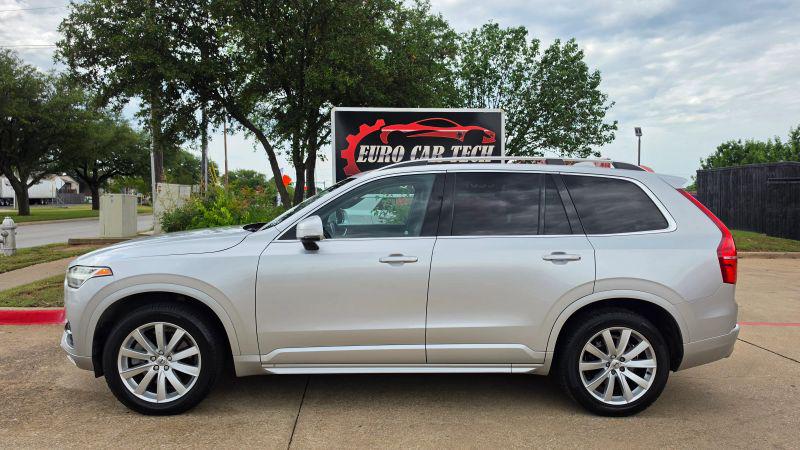 2016 Volvo XC90 T6 Momentum