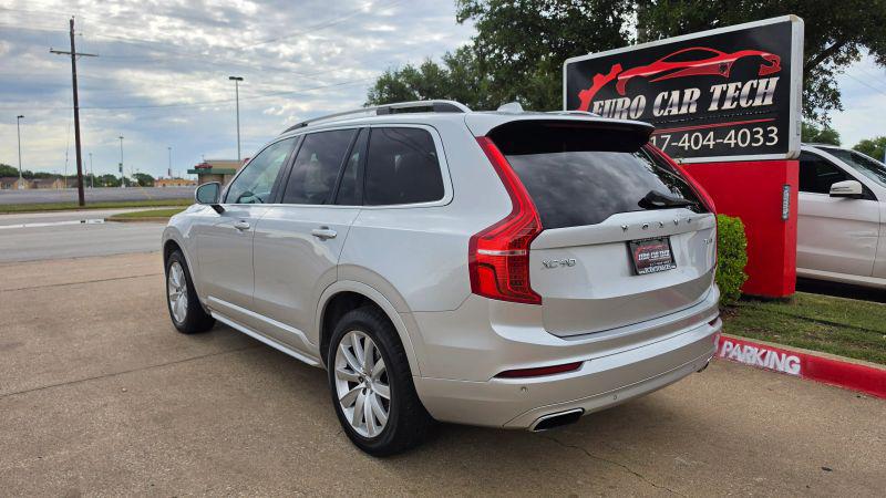 2016 Volvo XC90 T6 Momentum