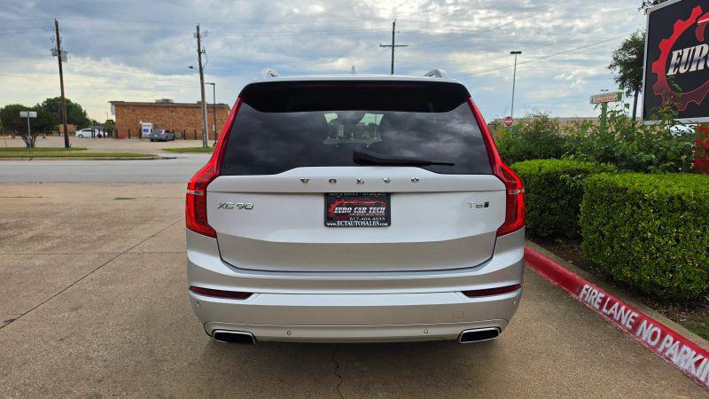 2016 Volvo XC90 T6 Momentum