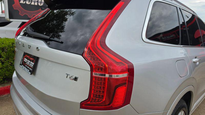 2016 Volvo XC90 T6 Momentum