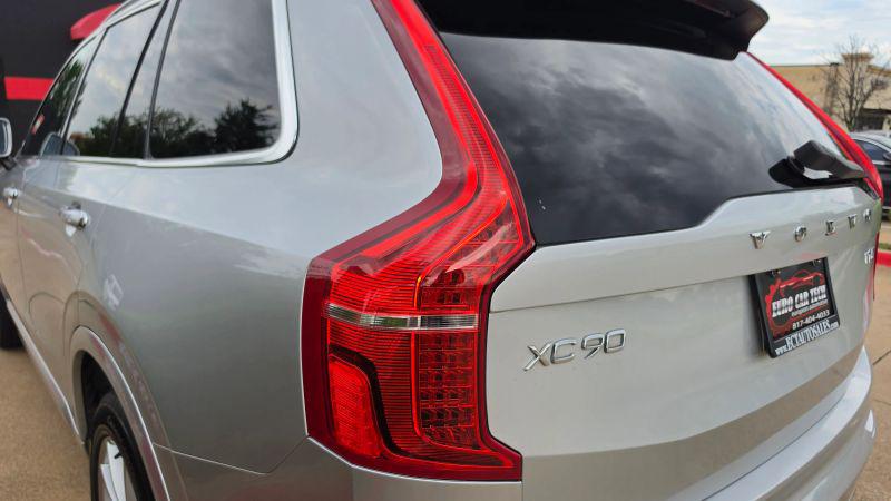 2016 Volvo XC90 T6 Momentum