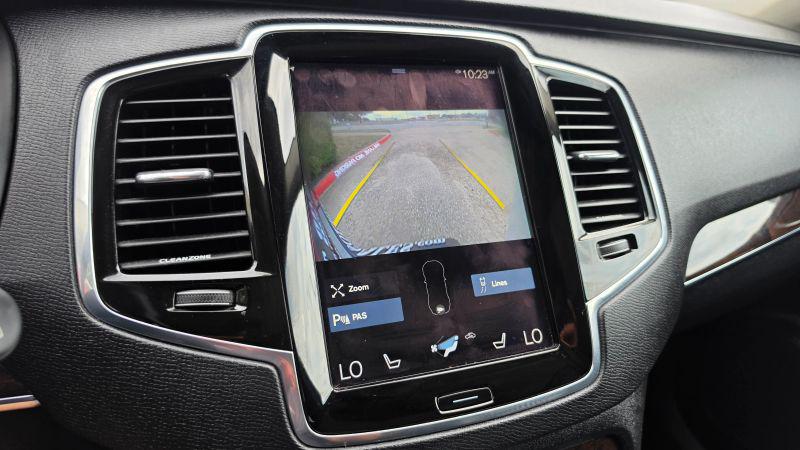 2016 Volvo XC90 T6 Momentum