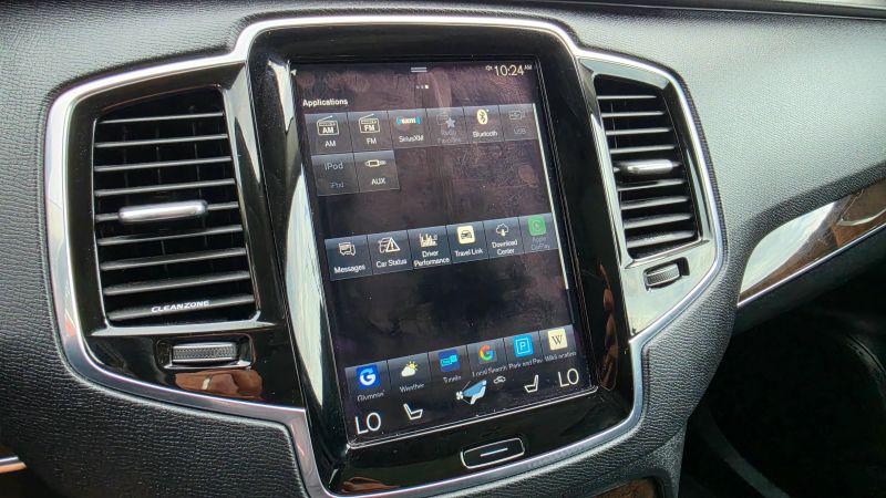 2016 Volvo XC90 T6 Momentum