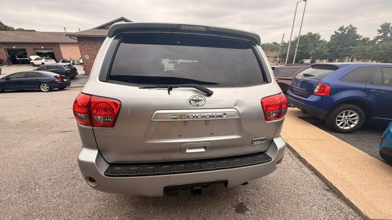 2011 Toyota Sequoia SR5 5.7L V8