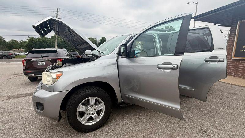 2011 Toyota Sequoia SR5 5.7L V8