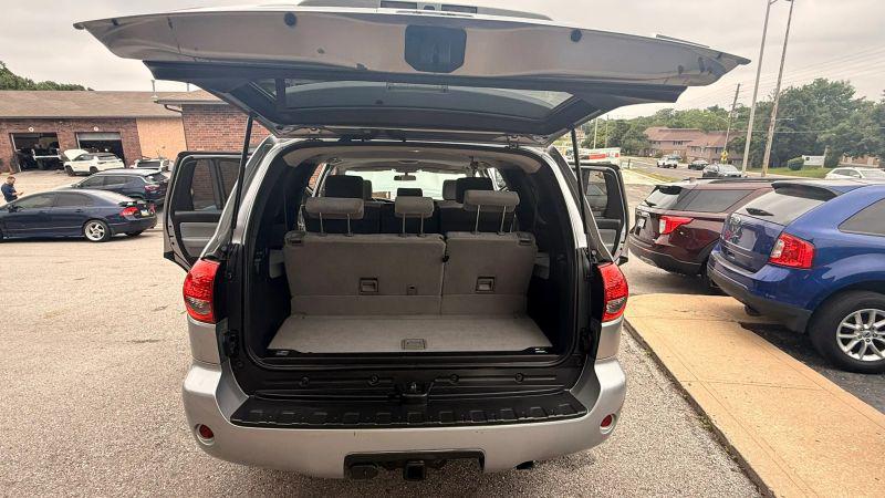 2011 Toyota Sequoia SR5 5.7L V8