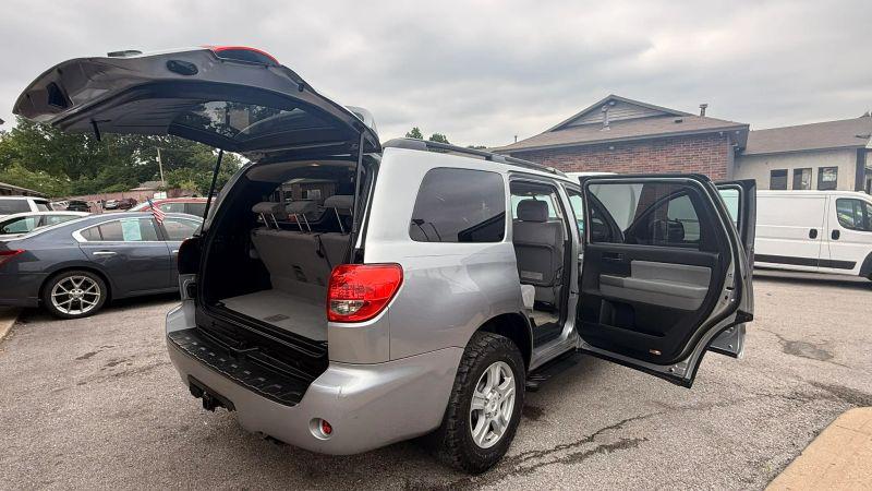 2011 Toyota Sequoia SR5 5.7L V8