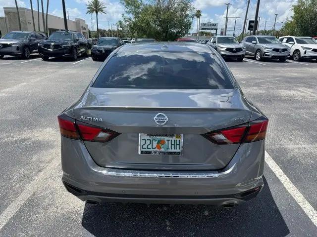 2021 Nissan Altima SR FWD