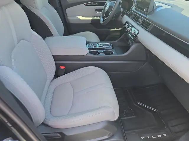2023 Honda Pilot AWD LX