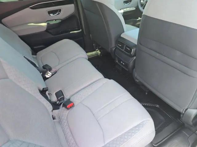 2023 Honda Pilot AWD LX