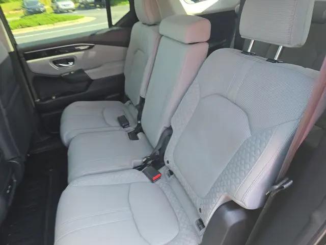 2023 Honda Pilot AWD LX